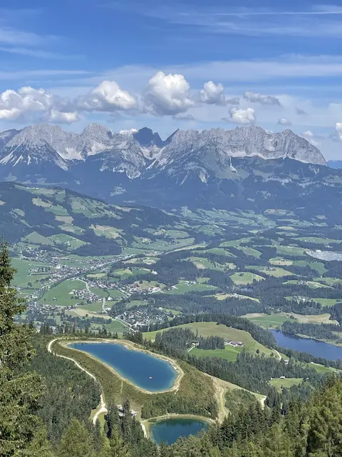 Triathlon am Schwarzsee (re. u.). | Foto: Kogler