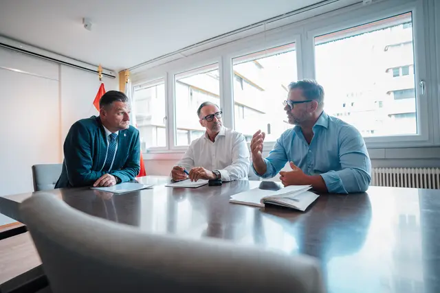 Intensives Arbeitsgespräch: Landesparteisekretär LAbg. Michael Gruber, Bezirksobmann Bundesrat Günter Pröller und Thomas Prihoda, Bürgermeister von Goldwörth (von links) | Foto: FPÖ UU