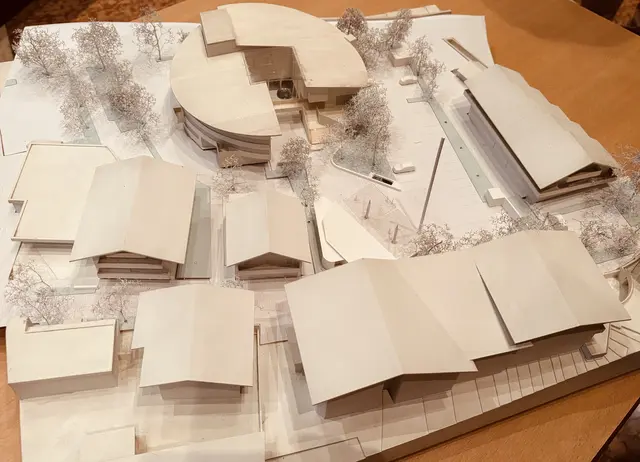 Die Baustufe 1 umfasst die Neugestaltung des Dorfplatzes samt multifunktionaler Bühne. Baustart ist im Frühjahr 2026. | Foto: Kogler