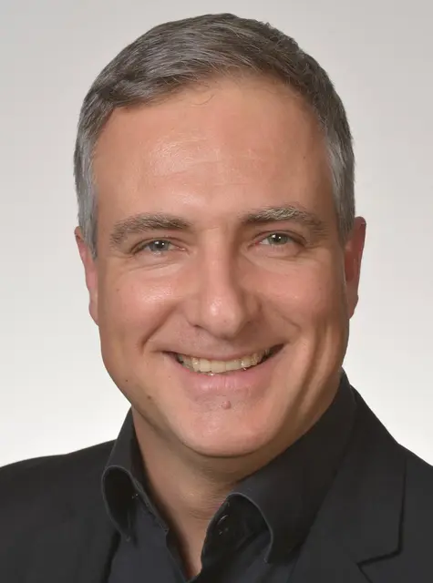 Die Chorleitung obliegt Ulf Bunde, Gesangslehrer im Landesmusikschulwerk und professioneller Sänger – unter anderem am Landestheater Linz. | Foto: Bunde