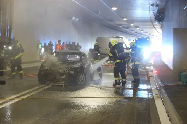Massenkarambolage, Feuer, Verletzte: Rund 180 Mitglieder von Feuerwehr, Rotem Kreuz und Polizei beteiligten sich an der unterirdischen Übung. | Foto: Bezirksfeuerwehrkommando Jennersdorf