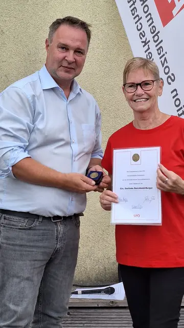 SPÖ-Parteivorsitzender Andreas Babler und Gerlinde Reichhold Burger (v.l.). | Foto: FSG Vöcklabruck