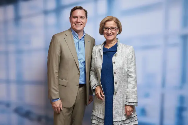 Landeshauptfrau Johanna Mikl-Leitner und Landtagsabgeordneter Christoph Kaufmann. | Foto: VPNOE