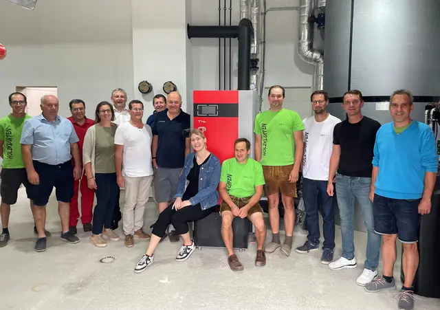 Florian Kahrer, Franz Reischer, Willibald Pitterle, Genovefa Scheibenreiter, Thomas Farnberger, Albert Pitterle, Oliver Speck, Klaus Werner, Astrid Heindl, Herbert Steiner, Daniel Mühlbauer, Johannes Kahrer, Peter Sperl und Thomas Schweiger (v.l.) | Foto: Lukas Ciora
