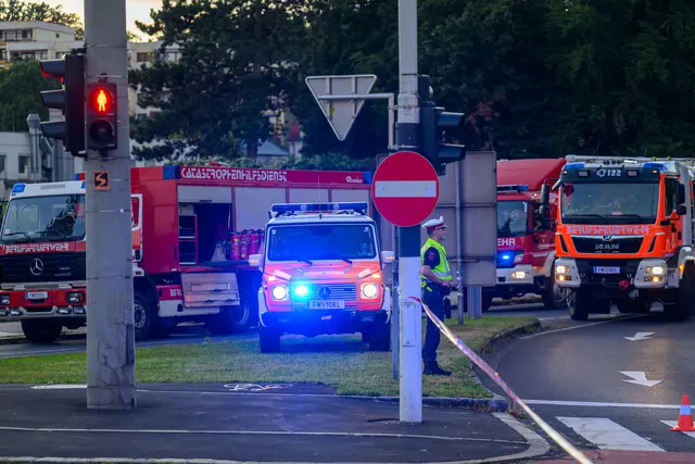 Eine großräumige Sperre rund um die Baustelle wurde eingerichtet. | Foto: fotokerschi.at