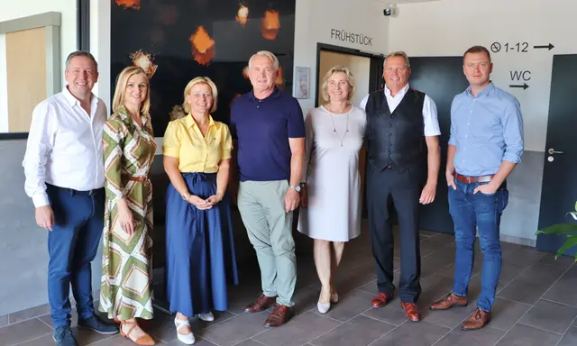 Stephan und Melanie Weinberger, Sabine Jakubzig, Manfred Komericky, Barbara und Gernot Teufel sowie Michael Konrad. | Foto: Edith Ertl