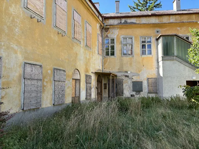 Derzeit noch ein "Lost Place": Das Haus Brühlerstraße 21 in Mödling. | Foto: MeinBezirk/Rainer Hirss