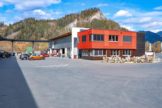 Beim Re-Use-Herbst steht Nachhaltigkeit im Mittelpunkt: vom Repaircafé über Kleidertausch-Aktionen bis hin zu Gratispflanzen im Altstoffsammelzentrum der Stadt. | Foto: Armin Russold