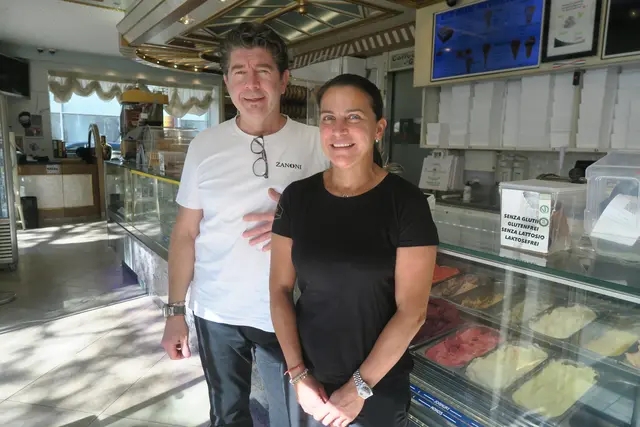 Raffaello Zanoni und seine Frau betreiben den Salon. | Foto: Patricia Hillinger/MeinBezirk