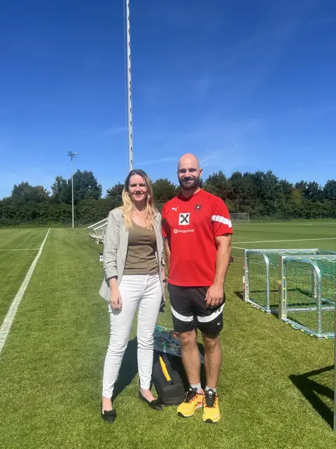 Sabrina Rohrmoser (Geschäftsführerin ULSZ Rif) und Kevin Nagelseder (Teammanager ÖFB U17). | Foto: ULSZ