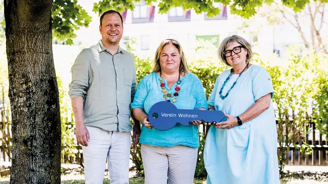 Matthias Zuser, Patricia Grünauer und Ingrid Neuhauser: Grünauer übernahm die Geschäftsführung von Neuhauser. | Foto: Patrick Salfinger