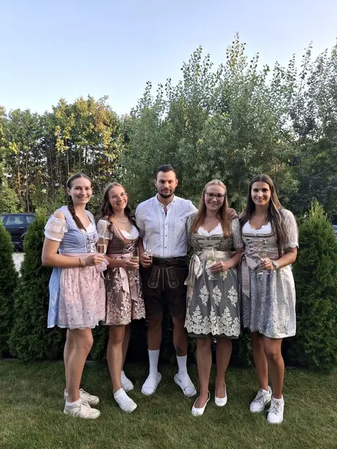 Ines Gruber (rechts) mit ihren vier Geschwistern: Carmen, Christina, Marcel und Anja | Foto: Ines Gruber