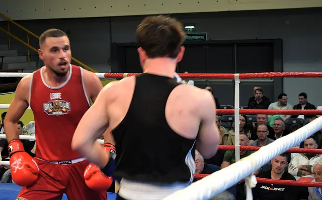 Yasin Bullut (rot) einer der stärksten Wörgler Staffelboxer. | Foto: Schwaighofer