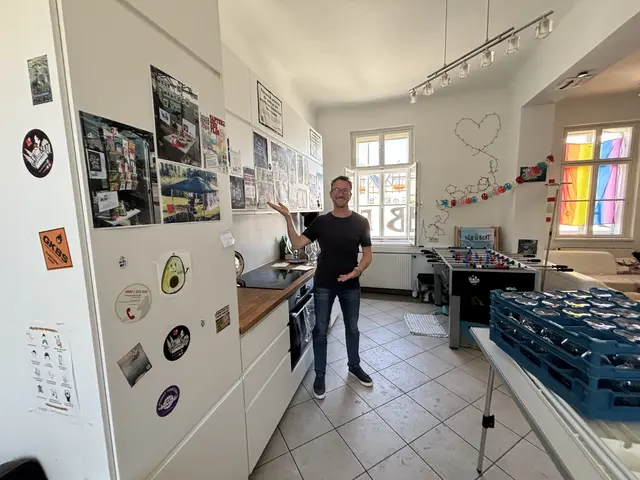 In den 37 Quadratmeter großen Räumlichkeiten von GEH.BEAT sind alle Jugendlichen willkommen. | Foto: MeinBezirk/Seebacher