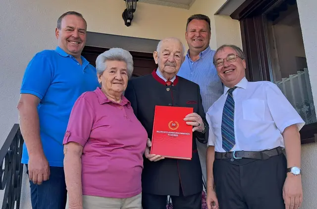 85. Geburtstag in der Marktgemeinde Wang: Jubilar Franz Karner (M.) im Kreise seiner Gratulanten | Foto: Marktgemeinde Wang