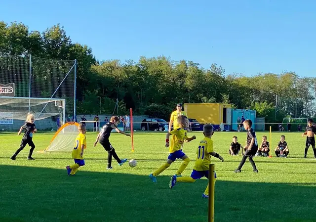  Im sogenannten „kleinen Derby“ zeigten beide Teams großen Einsatz. | Foto: ASV Nickelsdorf Nachwuchs