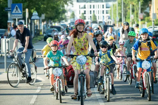 Eltern organisieren gemeinsam, an welchen Tagen es Los geht. Start ist jeweils in der Früh. | Foto: Andrea Leindl