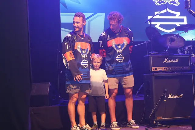 Die beiden Alternate Captains: John Hughes und Philipp Lindner | Foto: MeinBezirk.at