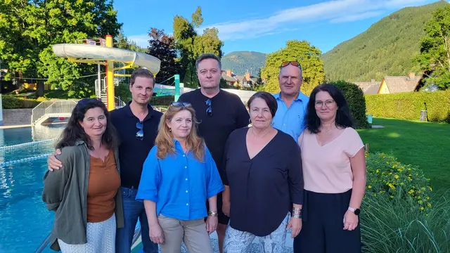 Fordern Gratis-Schwimmkurse und den Erhalt der öffentlichen Bäder-Infrastruktur (v. l.): VzBgmin Alexandra Rauch Gröbming, Bgm. Thomas Reingruber Gröbming, Bgmin Andrea Heinrich Liezen, NAbg.Mario Lindner Regionalvorsitzender SPÖ Liezen, Bgmin Andrea Freisinger Selzthal, Bgm Reinhard Metschitzer Ardning, VzBgmin Angelika Enhuber Ardning | Foto: SPÖ Liezen