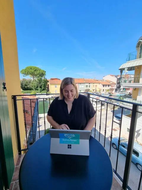 Ein schöner Arbeitsplatz ist auch das Städtchen Grado. | Foto: Bianca Zwittnig