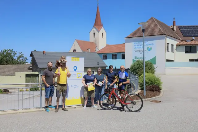 Christopher Edelmaier, Markus Rabl mit Tochter Franziska, Sandra Krezek, Elisabeth Blauensteiner, Jasmin Wagner und BGM Josef Schaden | Foto: privat
