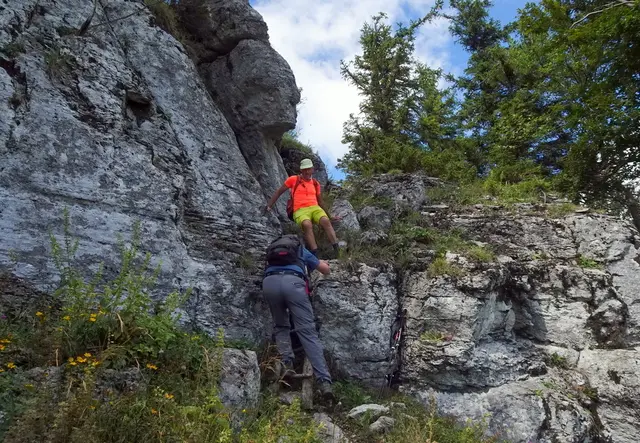 A bisserl Kraxeln Richtung Gipfelkreuz