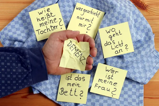 Die Diagnose Demenz ist mit vielen Fragen verbunden - auch auf Seiten der Angehörigen.  | Foto: Foto: Osterland.stock.adobe.com 