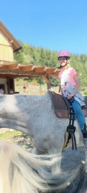 Laura aus Baumgartenberg - Kinder-Reitwoche am Erlebnishof Steinkellnergut gewonnen.  | Foto: Steinkellnergut