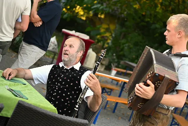 Die Gaste war von den beiden Hausmusikanten begeistert | Foto: Josef Bodner