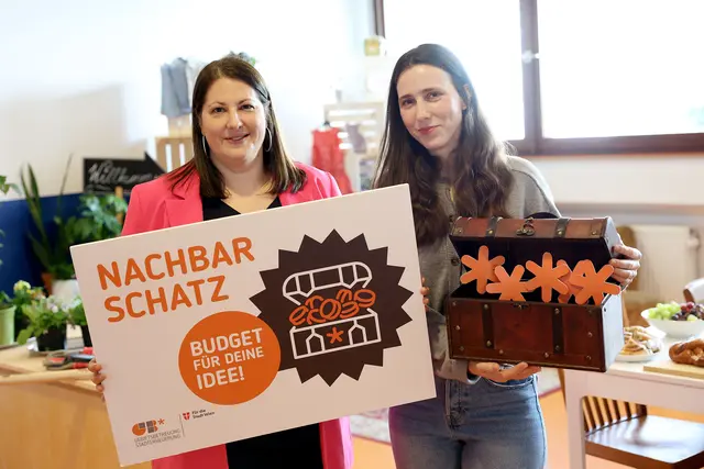 Wohnbaustadträtin Kathrin Gaál (SPÖ, l.) und GB*-Mitarbeiterin Anna-Lena Belz. | Foto: Stadt Wien / Votava