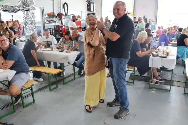 Gastgeber Robert Blöch war auch zu einem Tänzchen aufgelegt. | Foto: Kathrin Schauer