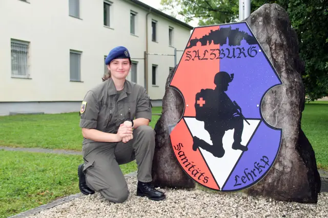 Michelle Jamnig ist als Rettungssanitäterin und als Ausbilderin für junge Sanitäter beim Bundesheer bei der Lehrkompanie des Sanitätszentrums West in Salzburg tätig. | Foto: Bundesheer, René Auer