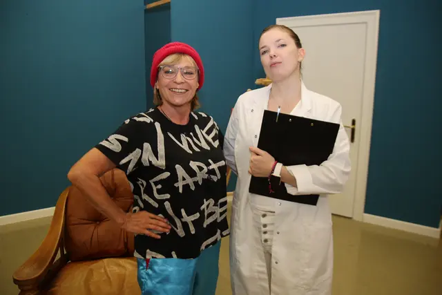 "Psychiaterin" Janine Kerschbaumer, "Therapeutin" Ingrid Kowal.