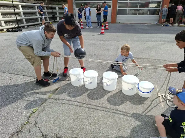 Für das Balancieren der Kugel verlangte es einiges an Geschick. | Foto: FF Mürzzuschlag
