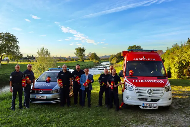 Die Rettungswurfsäcke werden künftig fix in den Einsatzfahrzeugen mitgeführt. | Foto: Stadtarchiv Ansfelden