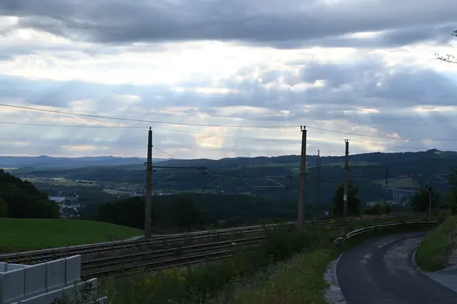 Die Sonne kommt kaum durch die Wolken