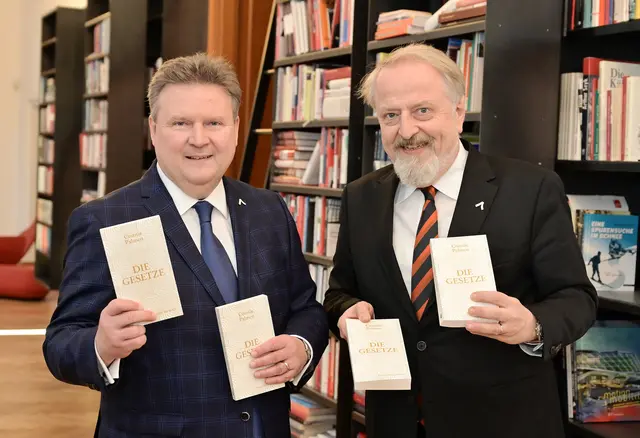 Gerhard Schmid mit Michael Ludwig.  | Foto: PID/Jobst