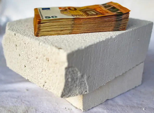 Das städtische Budget soll derzeit mit verschiedensten Maßnahmen saniert werden. Jetzt trifft es auch die Zuwendungen für die einzelnen Bezirke. Deren Budgets sollen auf dem Stand von 2025 eingefroren werden. | Foto: Marek Studzinski/Unsplash