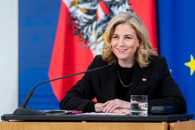 Wenig zu lachen: NEOS verlieren durch Regierungsbeteiligung deutlich an Vertrauen bei der Bevölkerung. | Foto: BKA