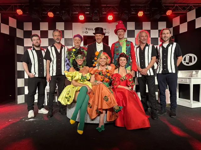 Starke Besetzung: Das Uhudlerlandestheater begeisterte mit viel Witz und schwungvollen Melodien das Premierenpublikum auf Schloss Tabor.  | Foto: Elisabeth Kloiber