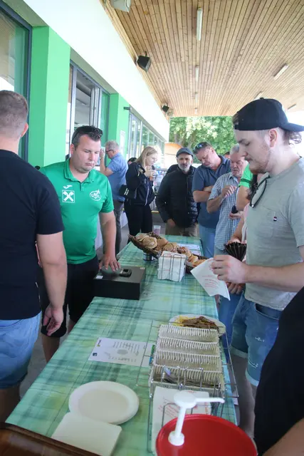 Gut versorgt bei der "Bally-Rally" in Langenlois.