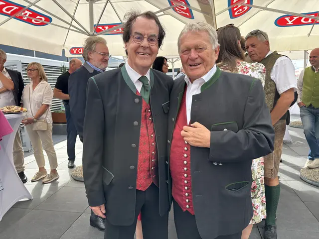 KR Hans Roth mit "Oberlandler" Wolfgang Malik, Vorstandsdirektor Graz Holding | Foto: B.Gady