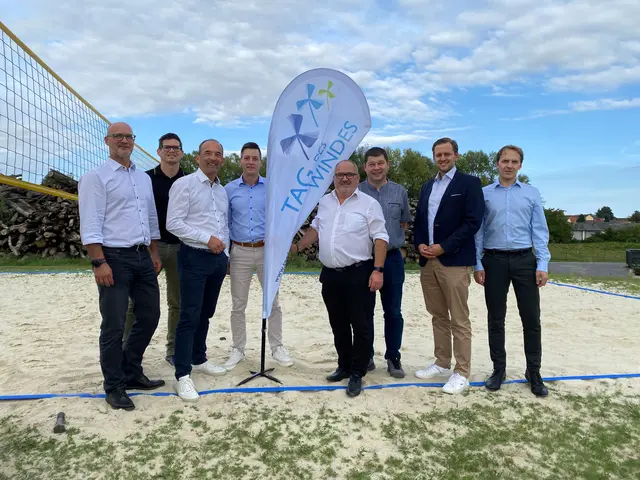 Bürgermeister Balogh mit Vertretern von KELAG und Energie Burgenland | Foto: Gesa Buzanich