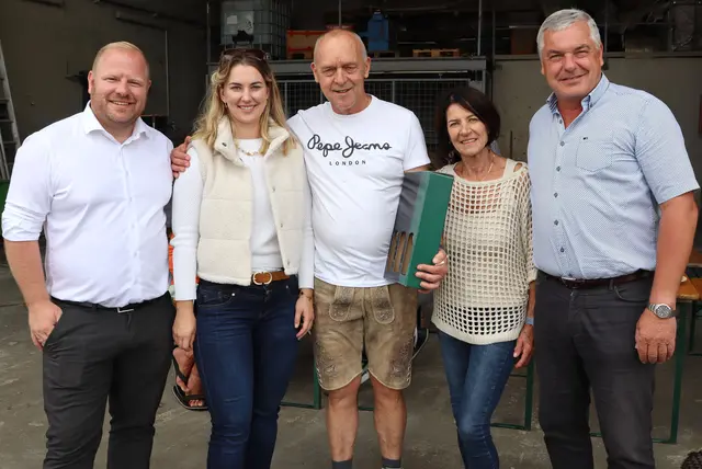 Tochter Stefanie (2.v.l.) tritt in die Fußstapfen ihres Vaters | Foto: Gerhard Langmann