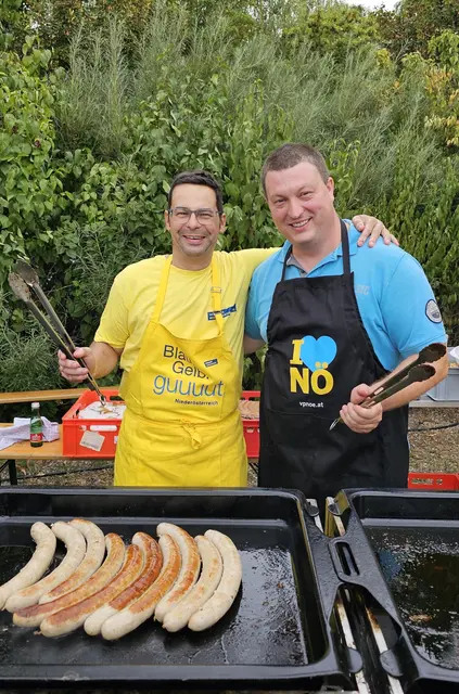 Würstel vom Grill: Die VP-Enzersfeld kochte ihre Gäste so richtig ein. | Foto: VP Enzersfeld