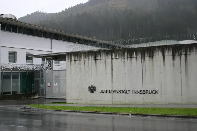Mehr als 20 Geschädigte aus mehreren Bundesländern wurden durch den Online-Betrug um über 20.000 Euro geschädigt. Der Verdächtige wurde in die Justizanstalt Innsbruck eingeliefert. (Symbolbild) | Foto: Stadtblatt