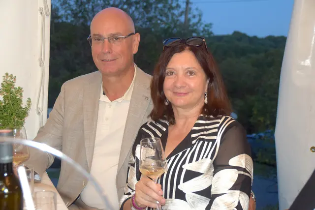 Premierengäste: Werner Blohmann mit Claudia Gombotz.  | Foto: Elisabeth Kloiber