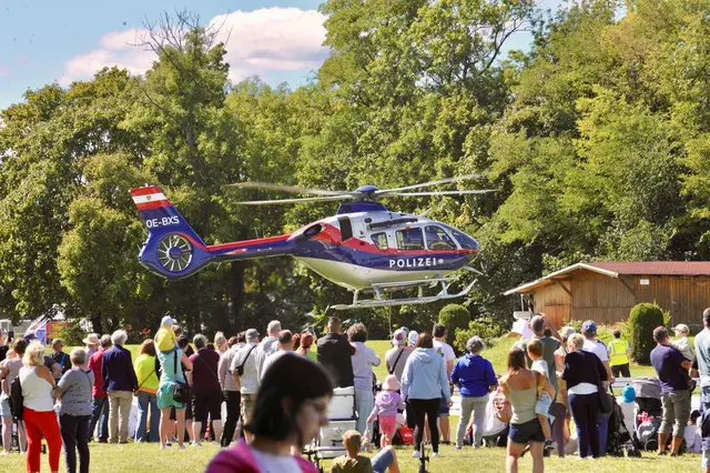 Besucher konnten die Hubschrauber aus der Nähe betrachten. | Foto: Sascha Trimmel