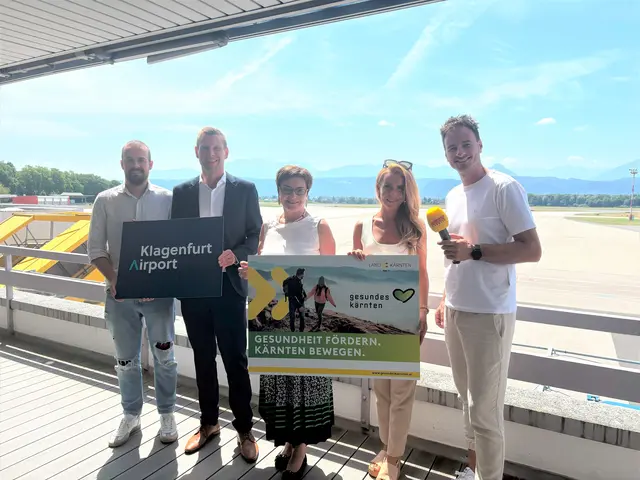 Laden zum 2. Airport Night Run ein: Andreas Sollbauer, Maximilian Wildt, Beate Prettner, Sarah Pucker und Matteo Scheucher | Foto: Flughafen Klagenfurt