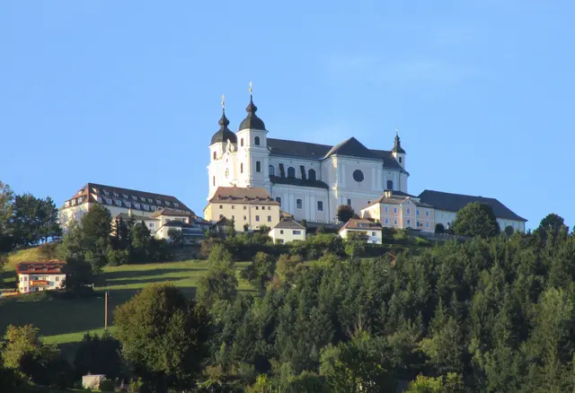 Die barocke zweitürmige Basilika am Sonntagberg war heuer das Ziel der Fußwallfahrer des Seelsorgeraumes an der Eisenstraße. | Foto: Werner Tomsits
